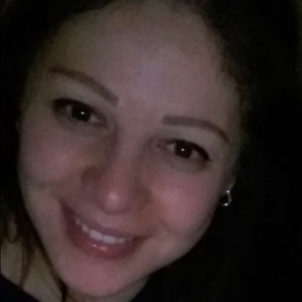 Meet your Posher, Zeina